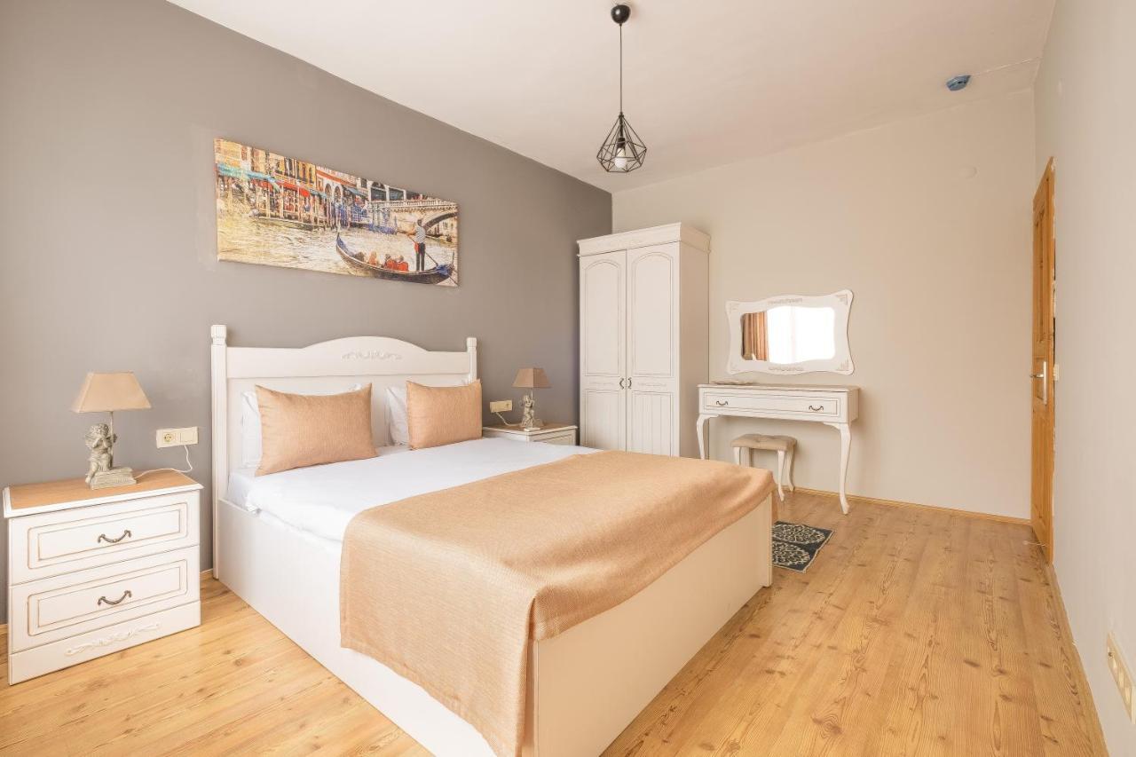 Aparthotel Old Town Deluxe Flats Antalya Zewnętrze zdjęcie